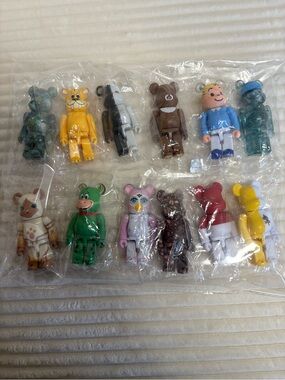 Bearbrick Collectables- Assorted 100% Figures. Lot of 12